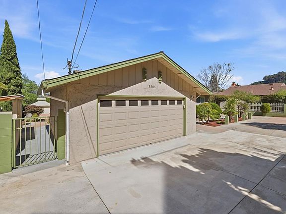 3rd image of 3565 Viola Dr