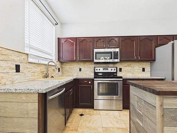 3rd image of 17648 W Lisbon Ln