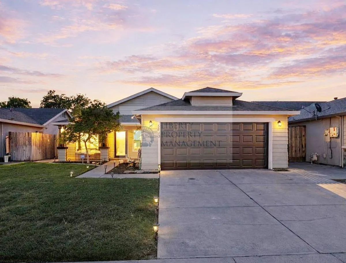 4 bed, 1510 sqft, $2,595 — Photo 1