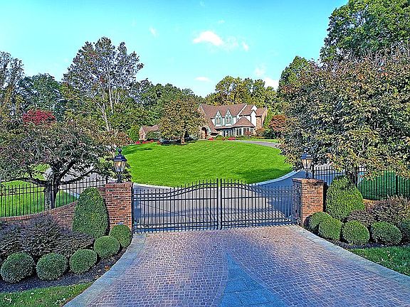 2nd image of 12 Carriage Hill Dr