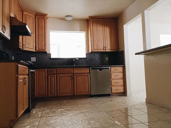 5th image of 1527 Balboa St