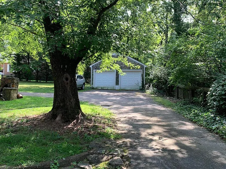 103 E Palisades Dr — Photo 63