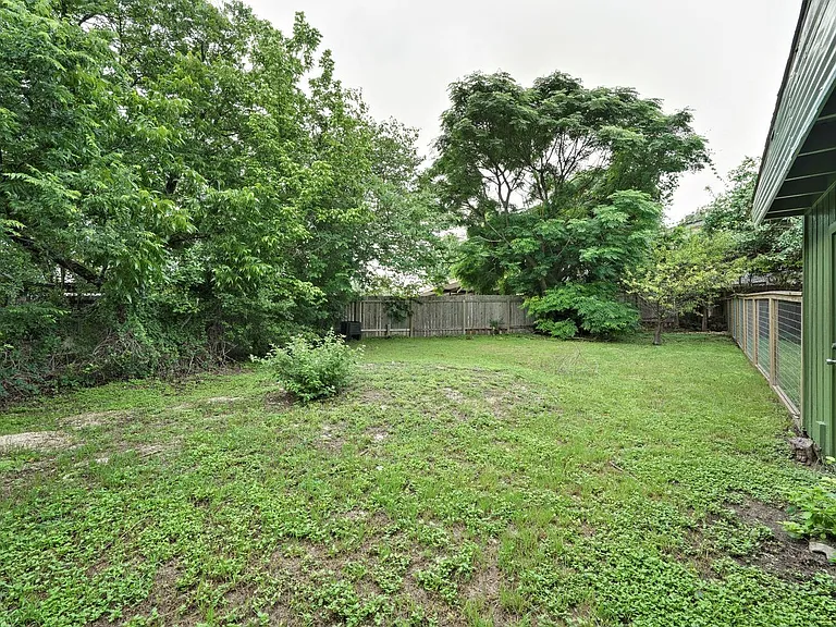 903 Aurora Cir #B — Photo 19