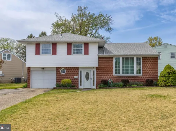 19 Fairmount Dr, Glassboro, NJ 08028