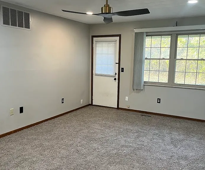 550 Kitrina Ave #1 — Photo 9