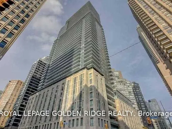 955 Bay St, Toronto, ON