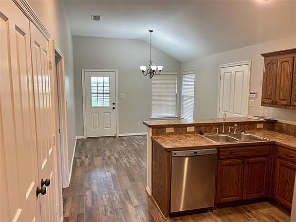 5th image of 1027 County Road 2320