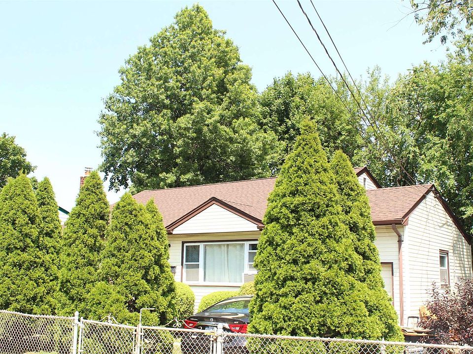 1st image of 206 Sylvester St