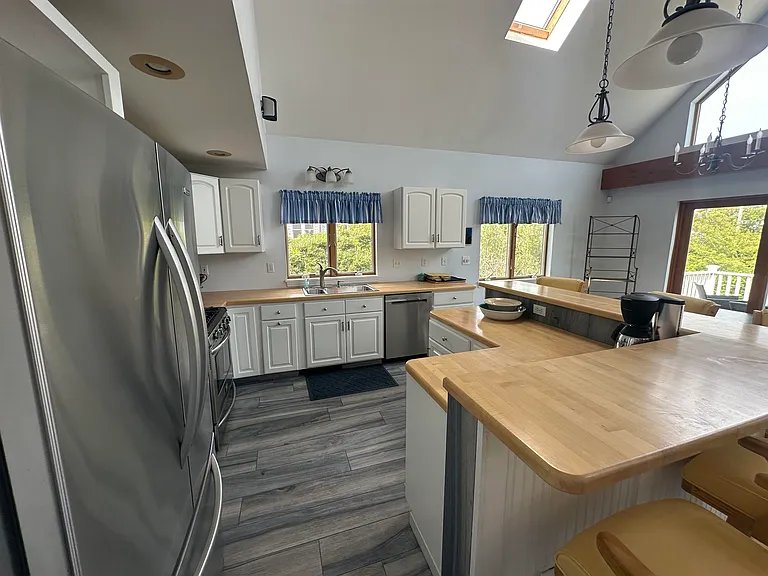 204 Nubble Rd — Photo 5