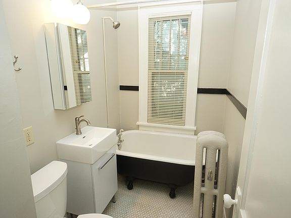 5th image of 1703 Ashland Ave APT 1