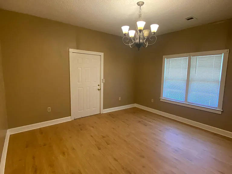 2225 N Fairview Ave — Photo 3