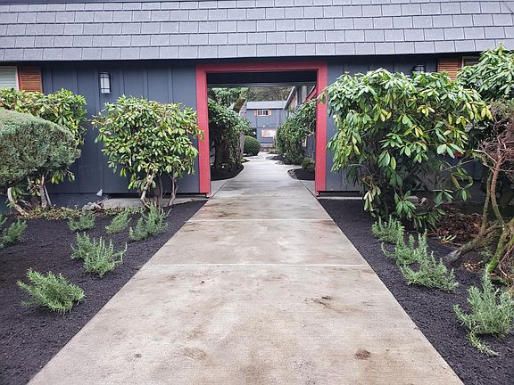5th image of 410 102nd Ave SE #15