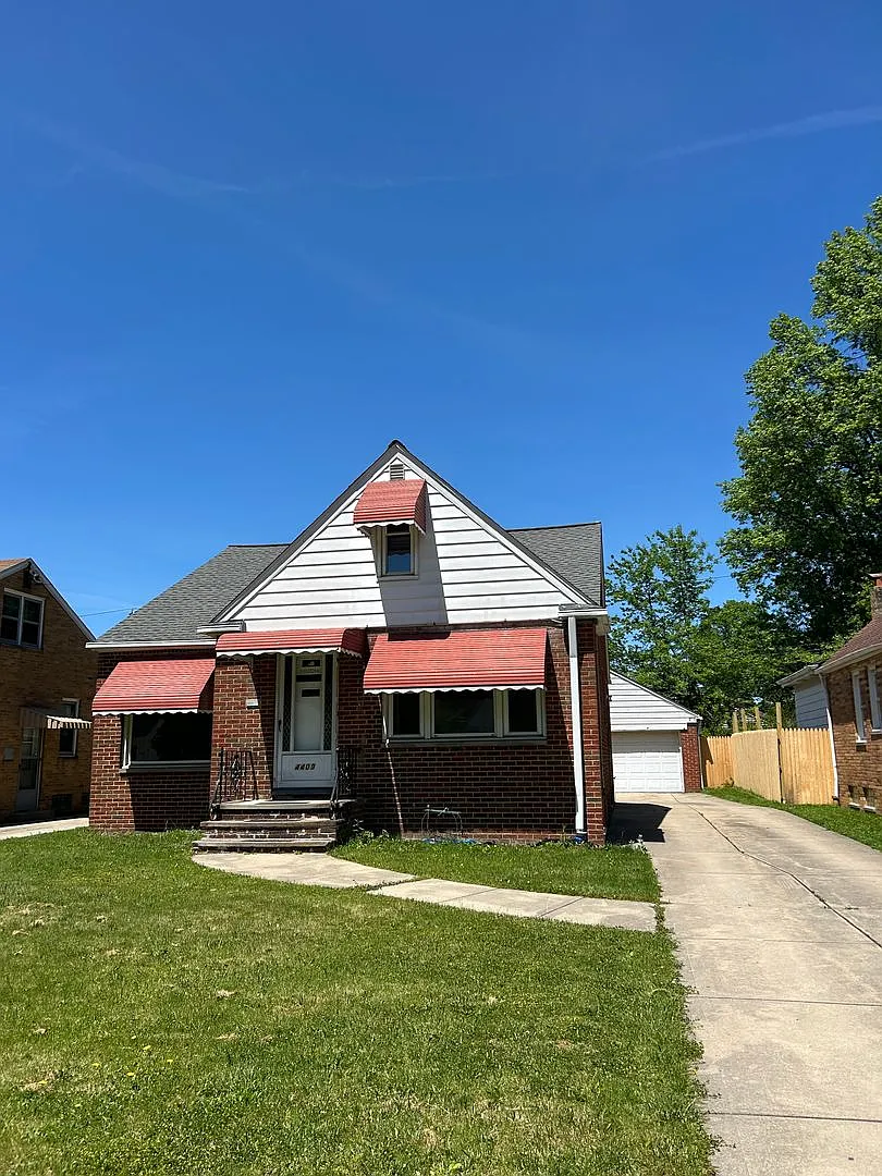 Brick 4 Bedrooms house is South Euclid With 2 Cars Detached Garage for Rent — Photo 1