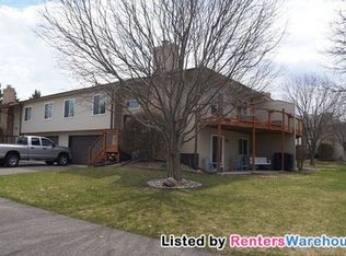 2299 Amberwood Dr, Woodbury, MN 55125