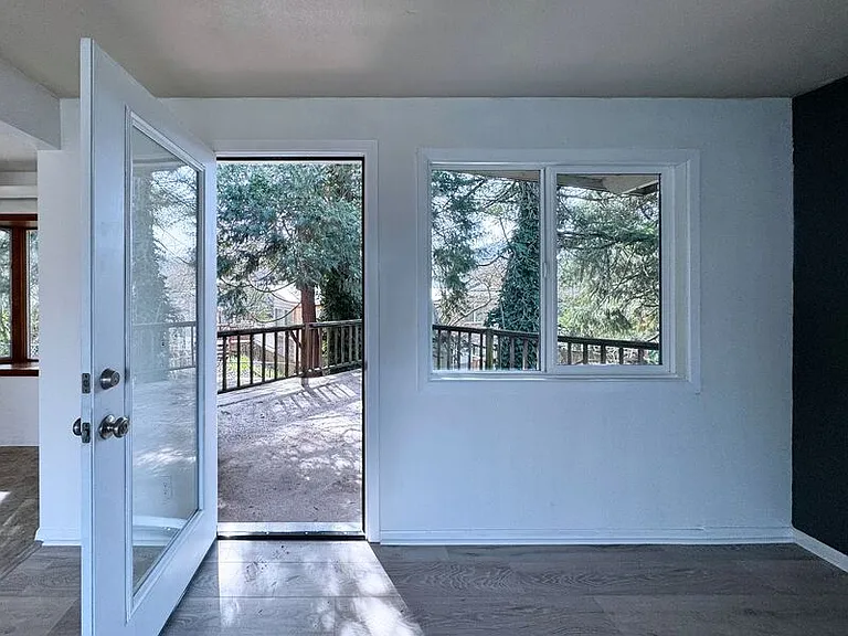 1180 E 37th Ave — Photo 20