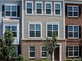 43608 McKay Ter, Chantilly, VA 20152