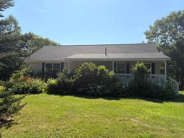 36 Hidden Oaks Dr, Freeport, ME 04032
