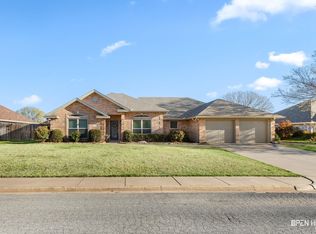 10 Park Place Cir, Iowa Park, TX 76367