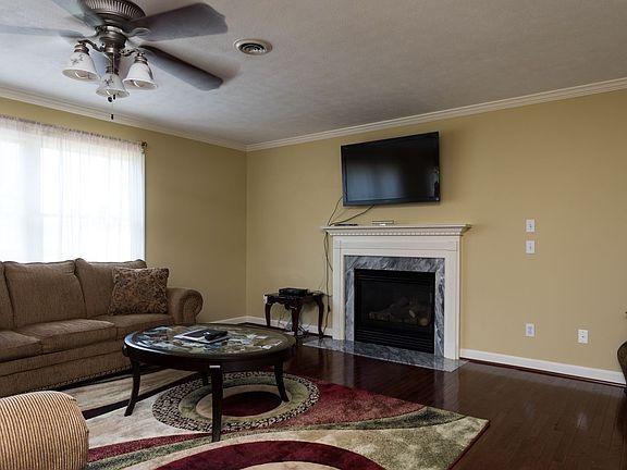 5th image of 3040 Nutmeg Ct