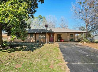 211 Calvert Ln, Gilmer, TX 75645