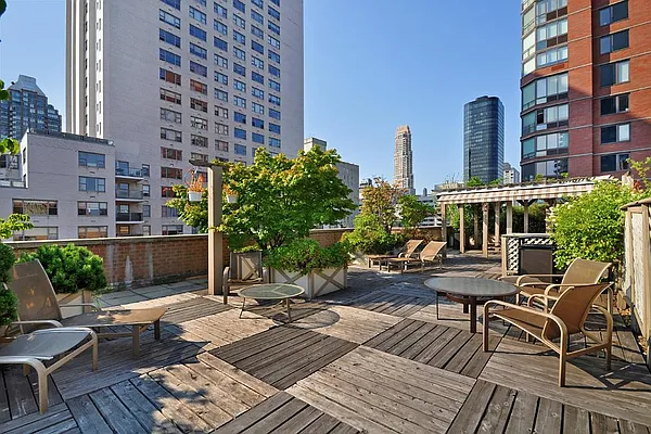 Rented by Corcoran | media 51