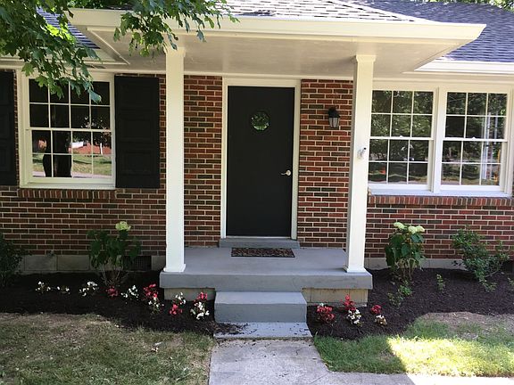 3rd image of 204 Dodge Dr