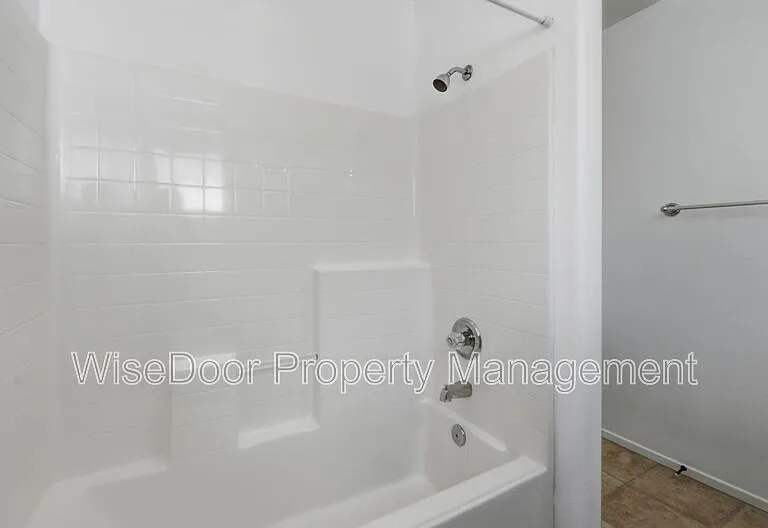 1087 Waterfall Way — Photo 34