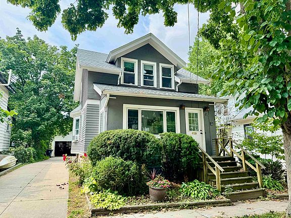 2nd image of 182 Dixon St