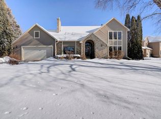 825 Amundson Dr, Stillwater, MN 55082