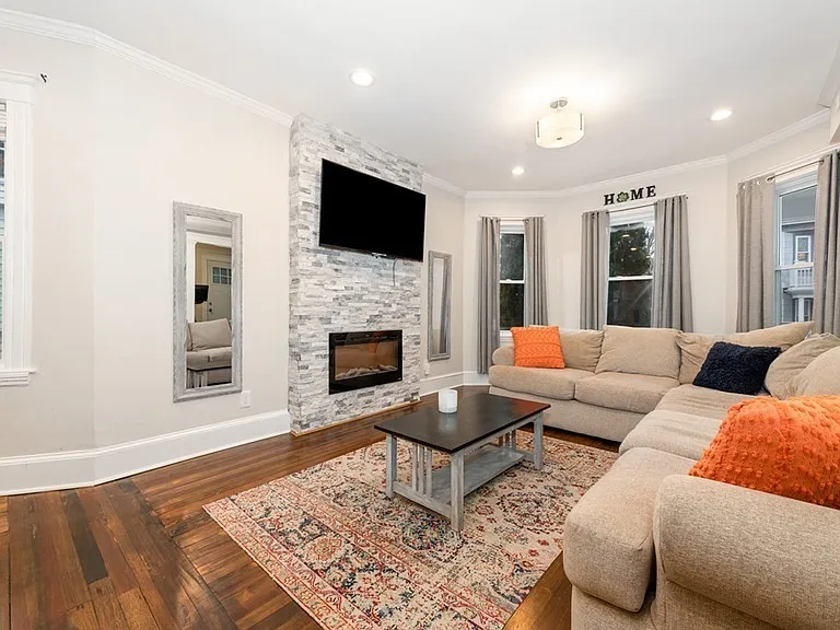 30 Larchmont St #1 — Photo 4