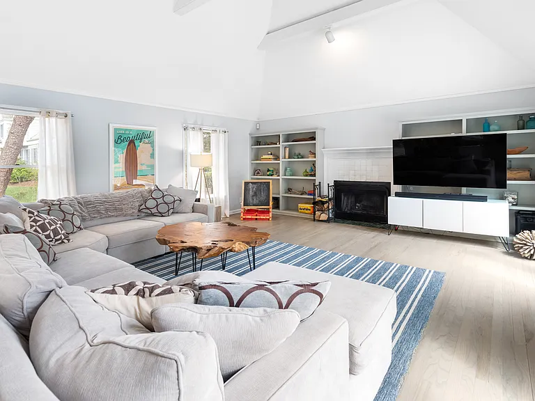 121 Highland Rd — Photo 4