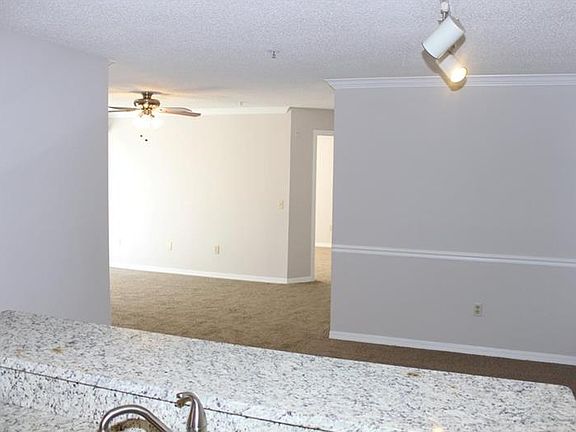 4th image of 1950 Summer Club Dr APT 206