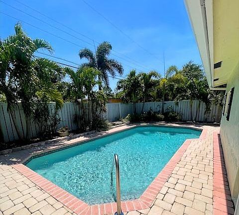 2nd image of 1028 SE 13th Court