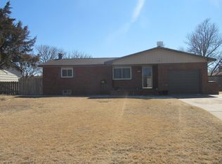 1701 W Beeson Rd, Dodge City, KS 67801