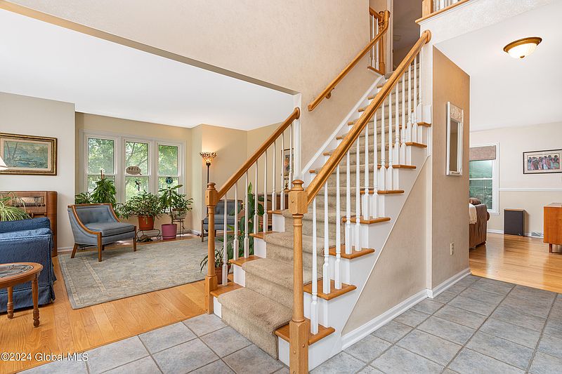 4th image of 6216 Empire Avenue