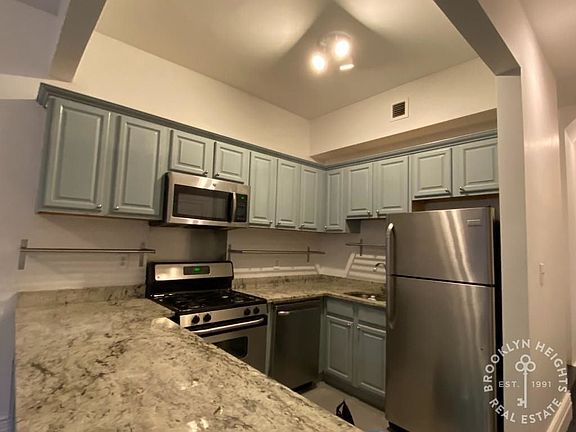 3rd image of 723 Bergen St APT 1