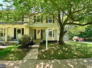 16 Capricorn Ct, Derwood, MD 20855