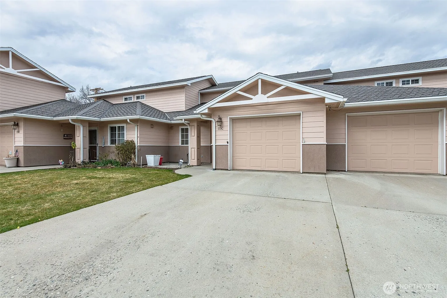 111 Whitebirch Place #C photo 1