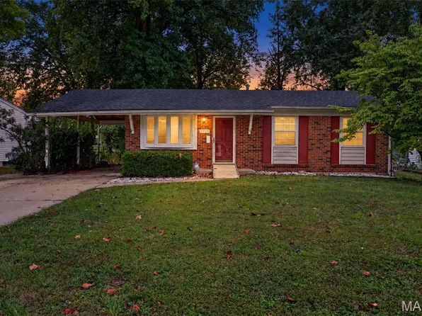 2715 Kelsey Ct, Saint Charles, MO 63301