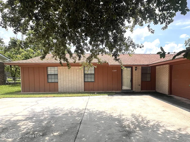 15309R Royal St — Photo 2