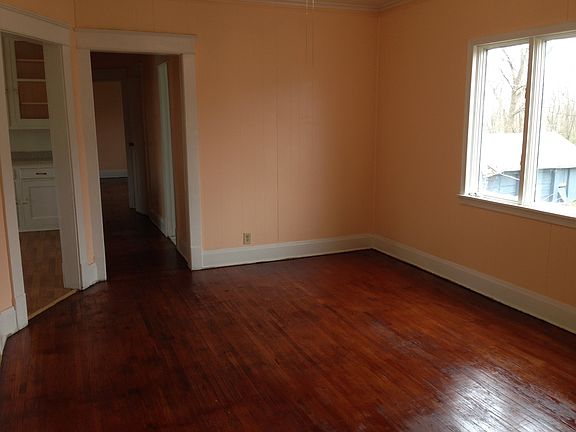 4th image of 1093 Walden Ave #2