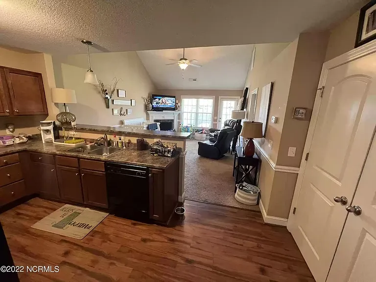 2204 B Chavis Dr #B — Photo 4