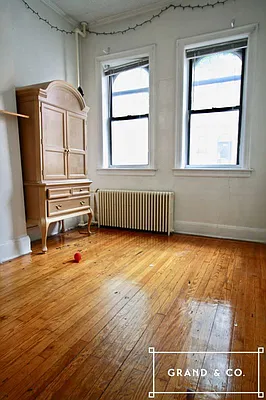 Rented by Grand & Co. | media 28