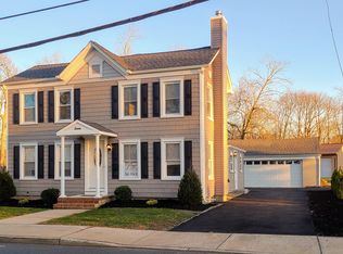 7 Asbury Ave, Farmingdale, NJ 07727