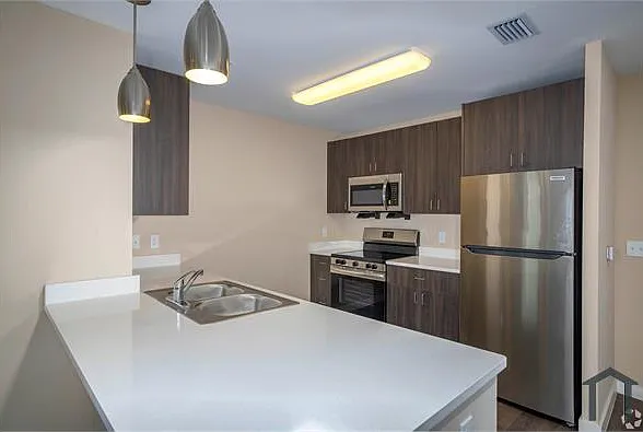 203 N University Dr — Photo 17