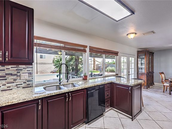5th image of 4816 Castle Rock Ct