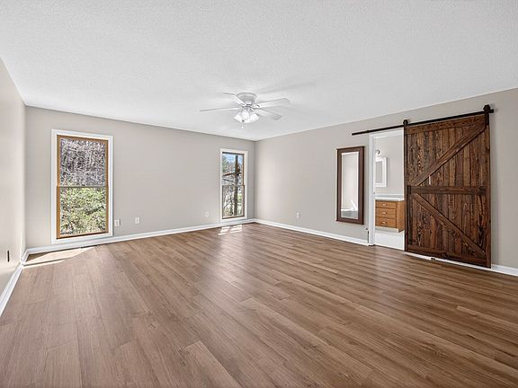 4th image of 204 Meadowview Dr