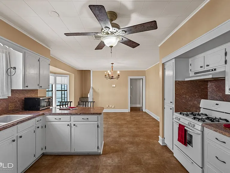 266 Carrollton Ave — Photo 21