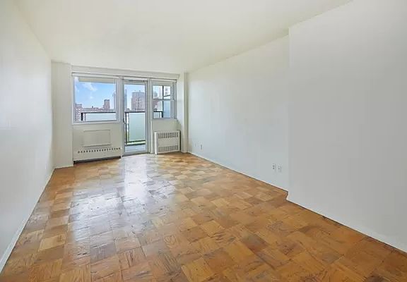 2nd image of 75 Henry St APT 12G