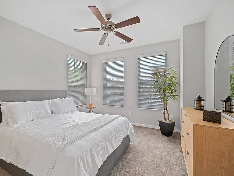Monmouth Row Apartments — Photo 11
